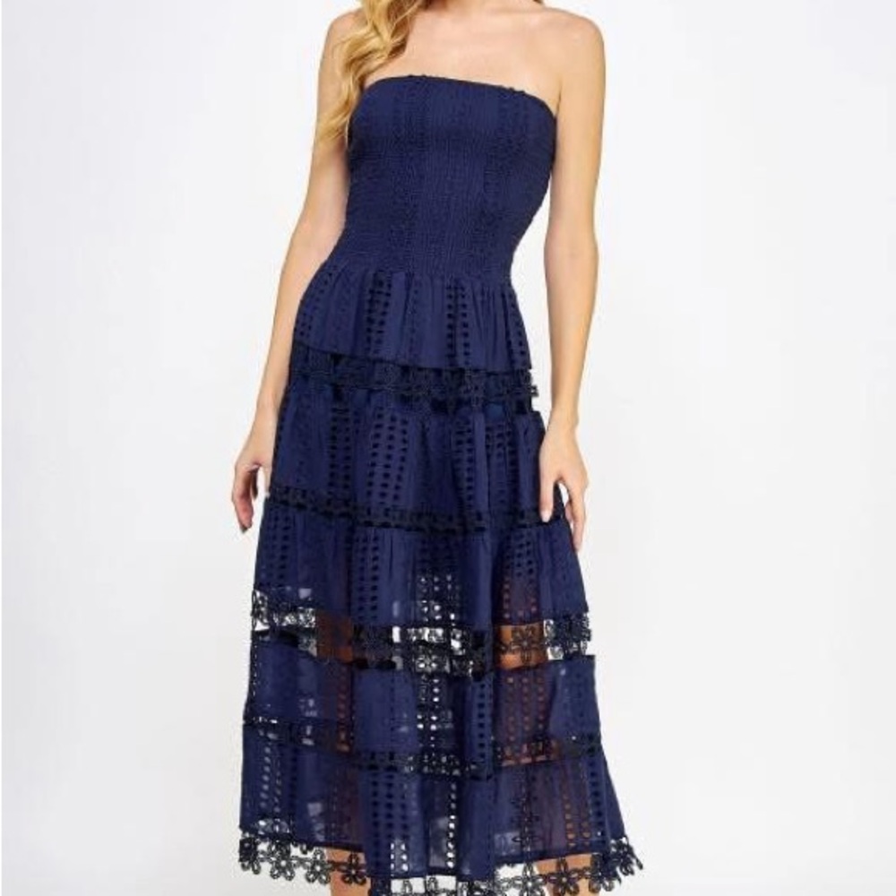 Chic Strapless Navy Dress